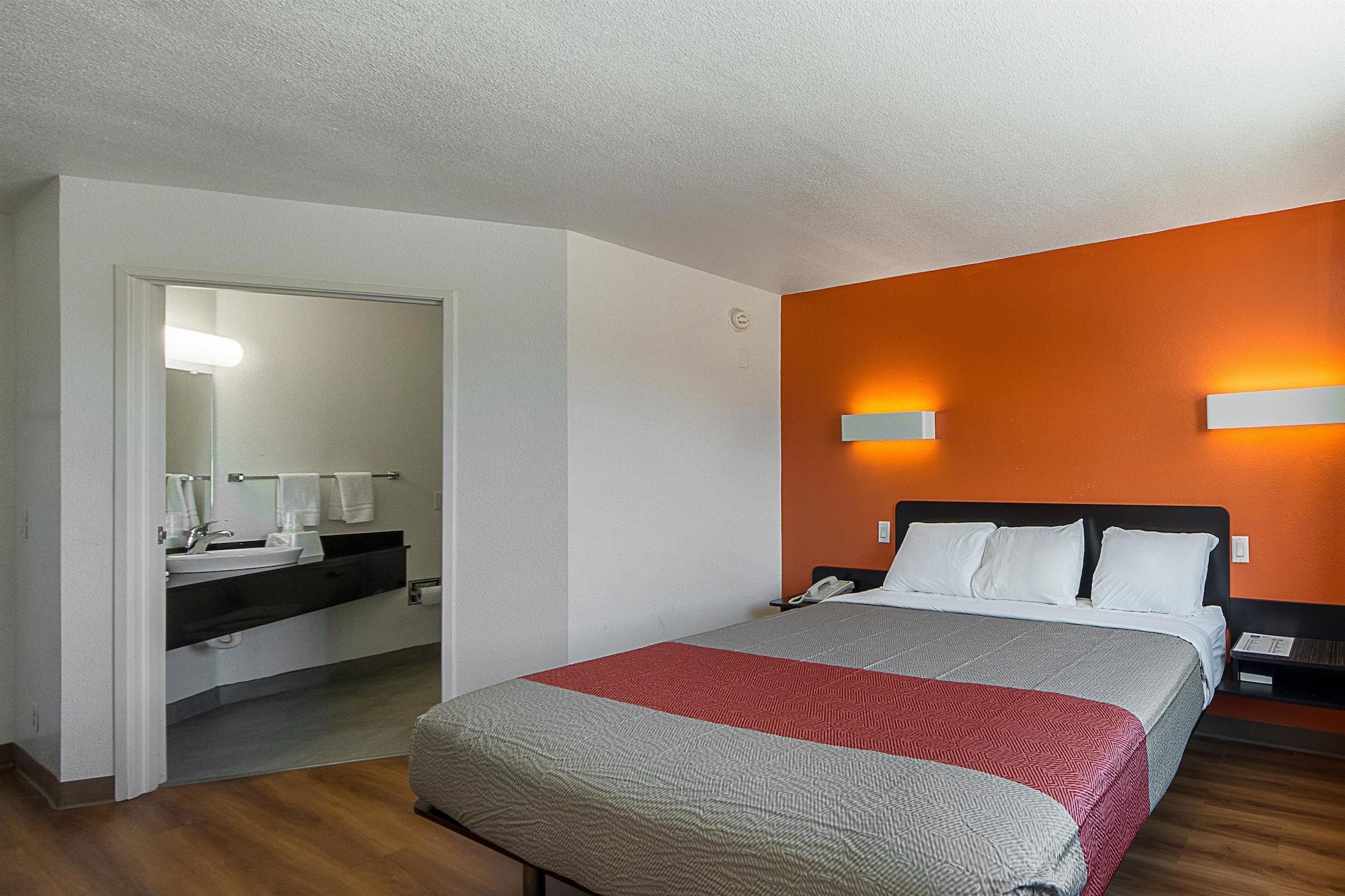 Motel 6-San Antonio, Tx - Downtown - Alamo Dome Екстериор снимка