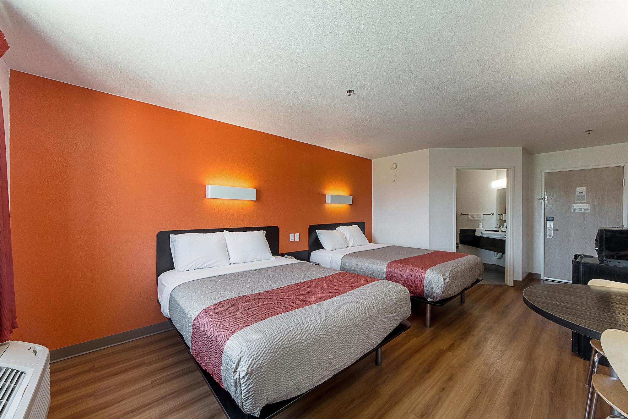 Motel 6-San Antonio, Tx - Downtown - Alamo Dome Екстериор снимка