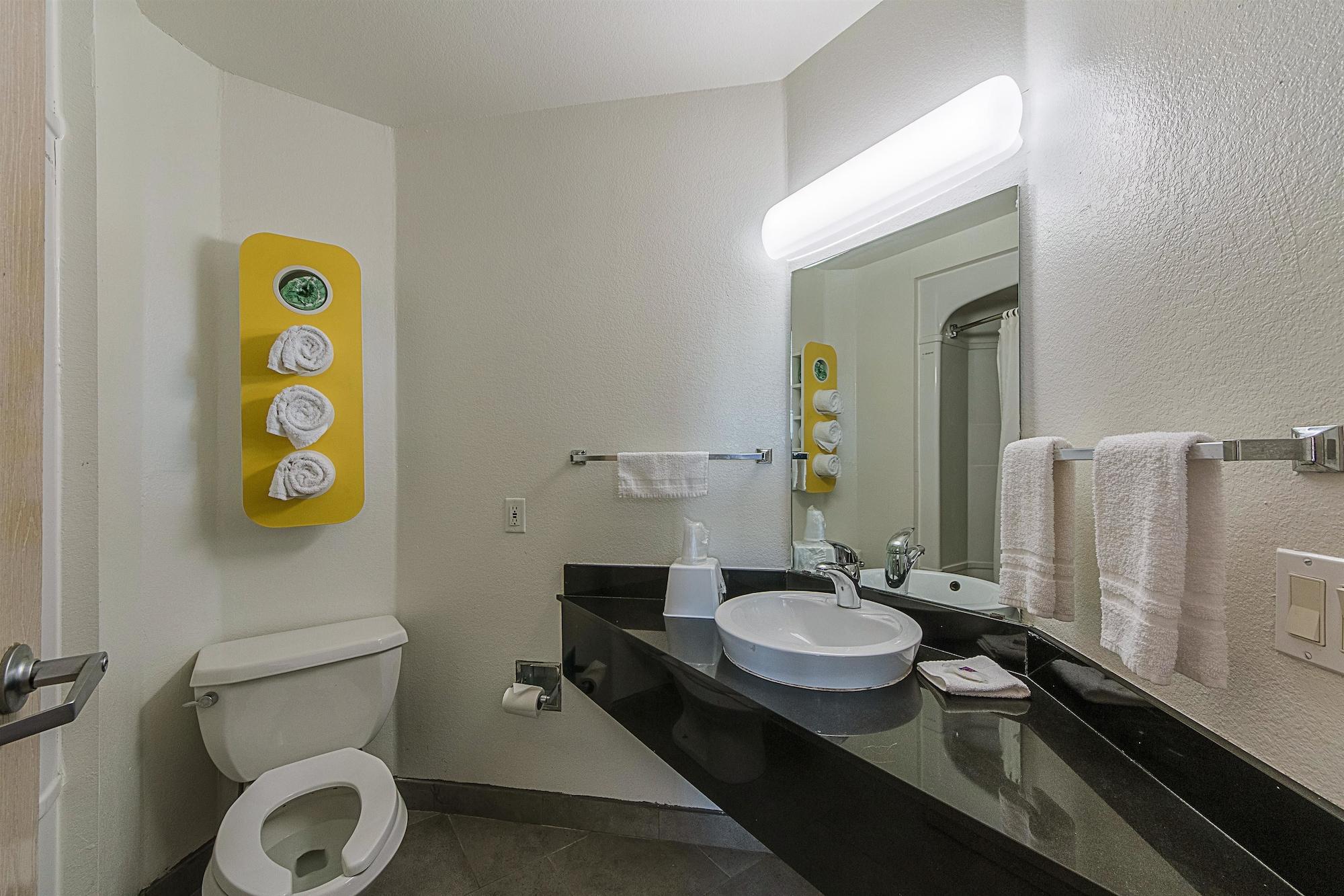 Motel 6-San Antonio, Tx - Downtown - Alamo Dome Екстериор снимка