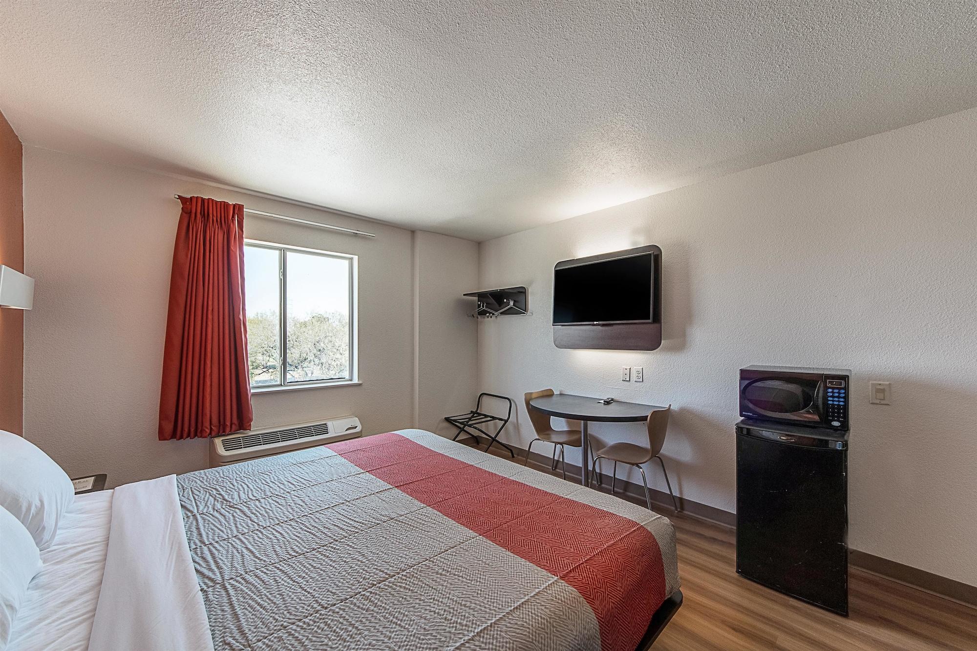 Motel 6-San Antonio, Tx - Downtown - Alamo Dome Екстериор снимка