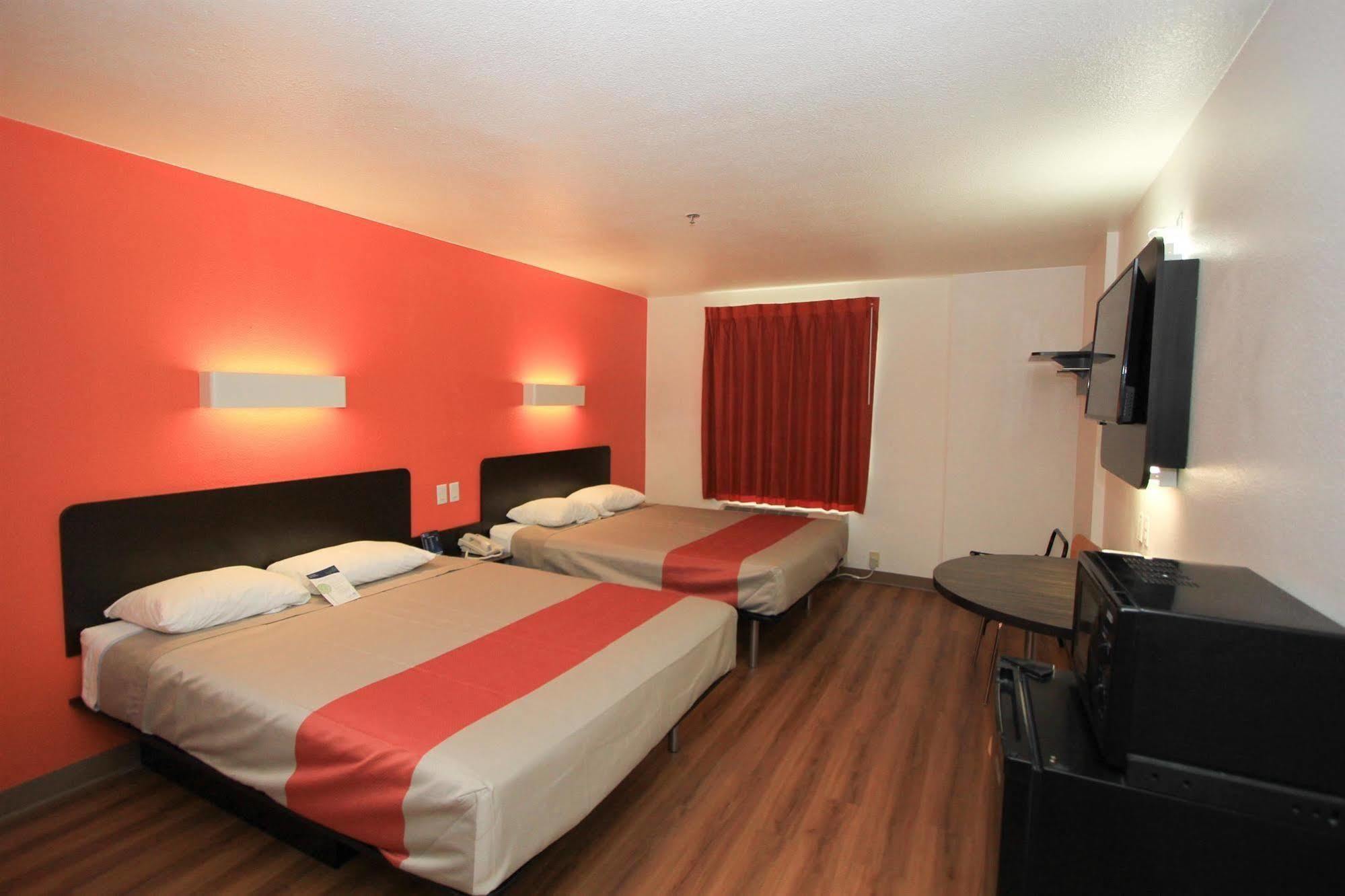 Motel 6-San Antonio, Tx - Downtown - Alamo Dome Екстериор снимка